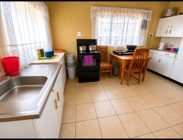 2 BEDROOM HOUSE FOR SALE IN SEBOKENG ZONE 7